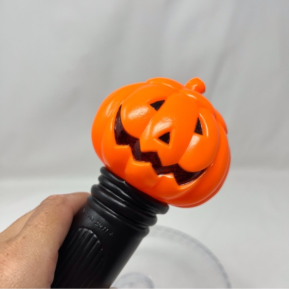 Vintage Halloween Fun world blinking flashlight blow mold style pumpkin - Picture 6 of 8
